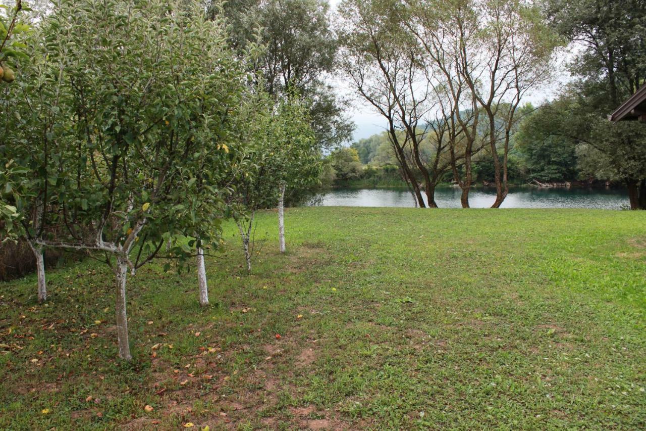 House Legacy Villa Bihac Bagian luar foto